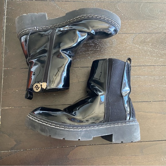 River Island Wide Fit Chunky Black Patent Chelsea Boots Size 39 - Picture 2 of 14